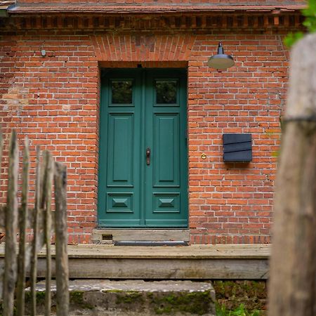 Wald- Und Seeidyll Im Historischen Forsthaus 네우루핀 외부 사진